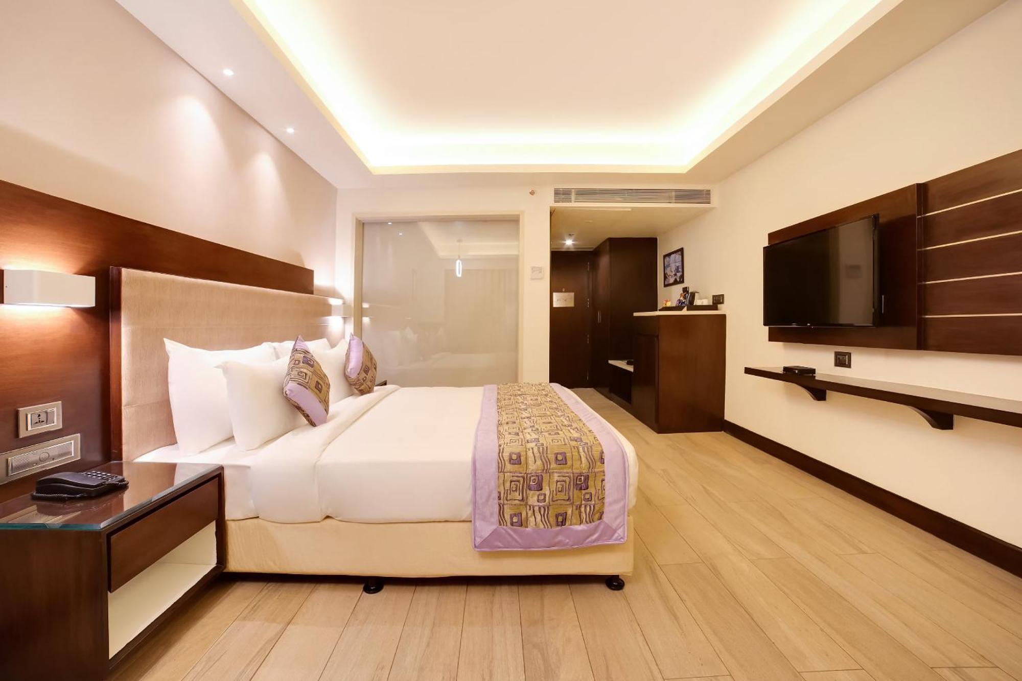 Hotel White Rose Igi Airport Ню Делхи Екстериор снимка